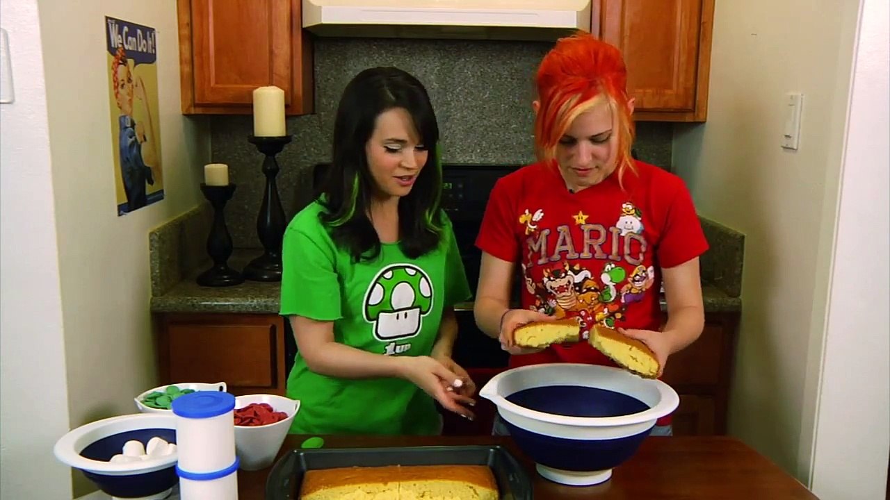 SUPER MARIO CAKE POPS - NERDY NUMMIES