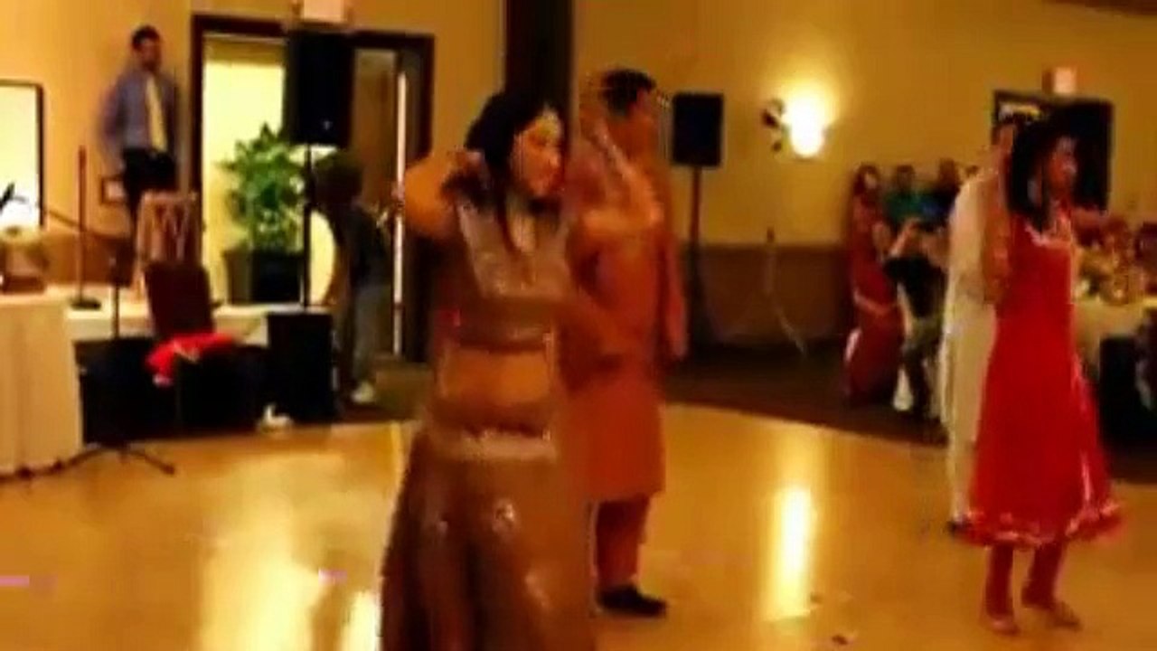 Punjabi Wedding Mehndi Night BEST Dance On -- Mundian To Bach Ke Rahi -- (FULL HD)