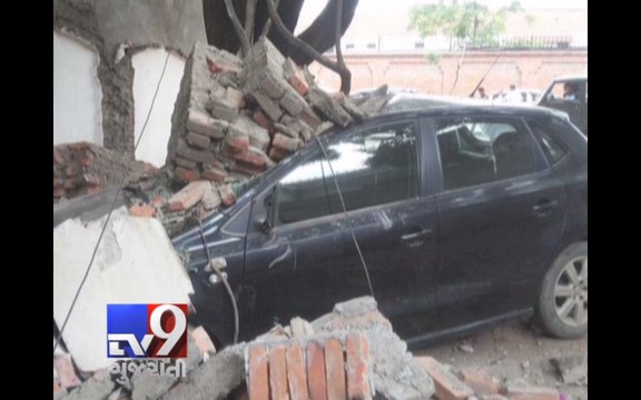 Massive 7.5 Magnitude Earthquake in Nepal, Tremors Felt Across Northern India = Tv9 Gujarati