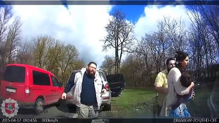 Des policiers ont été surpris après avoir arrêter cette voiture qui roulait à vive allure