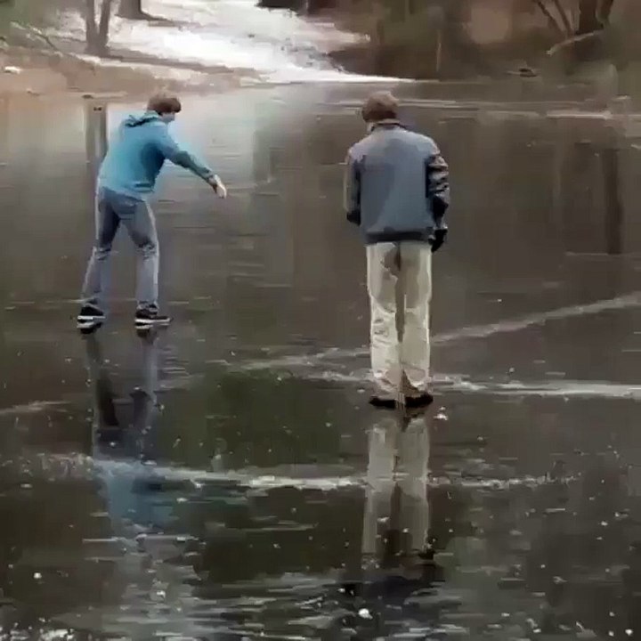 Dont Play on Ice - Funny & Stupid ! - Провалился под Лед - Глупые Шутки !