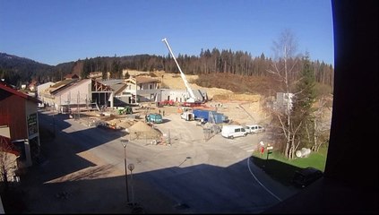 Montage de la grue De l'Espace des Mondes Polaires
