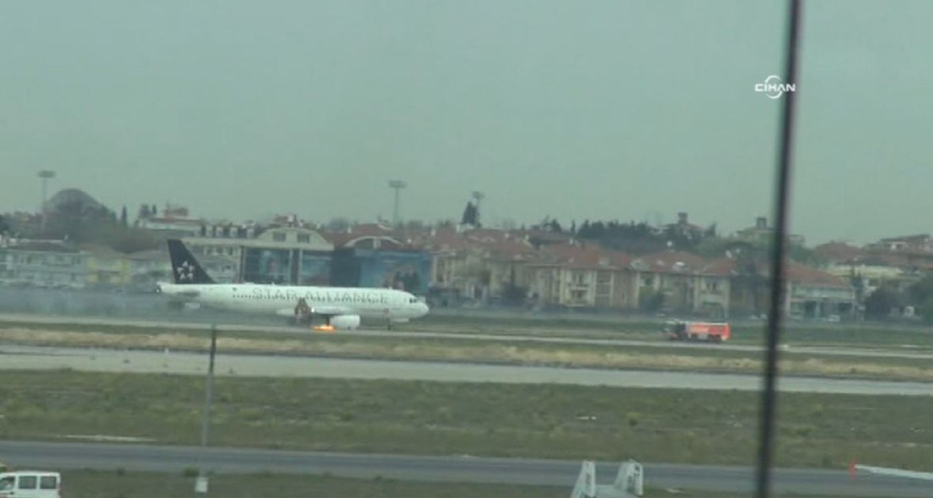Turquie : un avion atterrit en urgence avec un moteur en feu