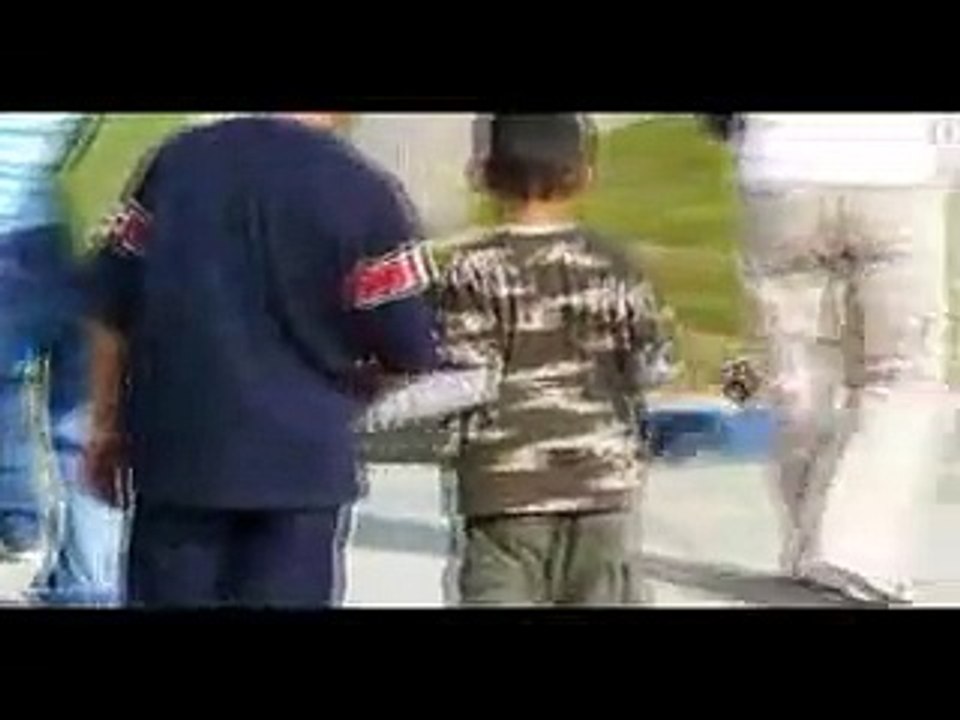 Funny Video - Skateboarding dog?syndication=228326