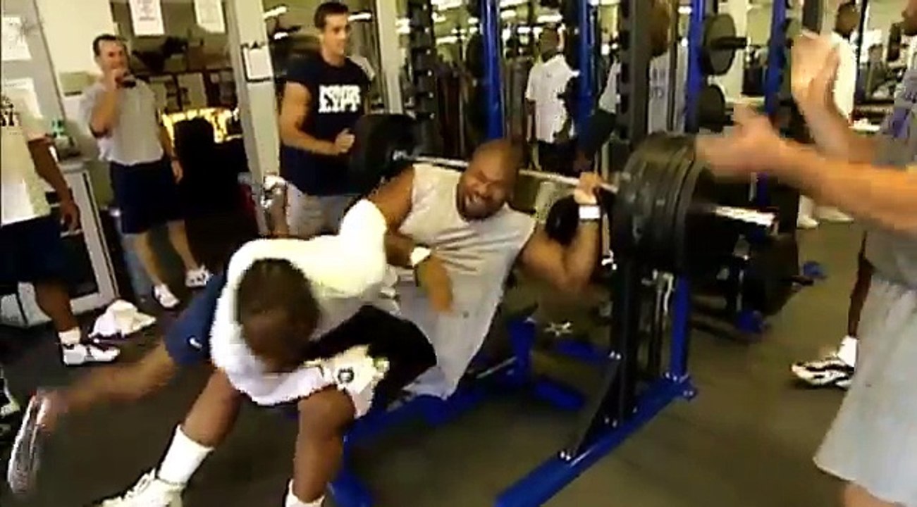 Larry Allen 700 pound bench press Hall of Famer video Dailymotion