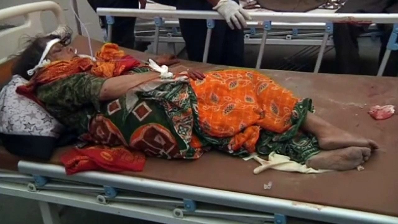 Earthquake devastates Nepal, leaves hundreds dead