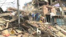 Powerful earthquake kills hundreds in Nepal