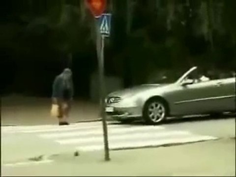 Old Lady hits a Mercedes Car and Airbag Blows!!