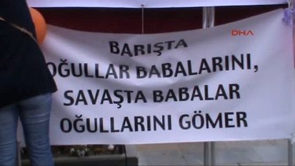 Oyuncak Silahını Bırakan Çocuklara Kitap Hediyesi