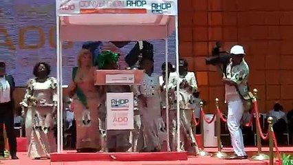 Investiture RHDP : Premieres Dames show