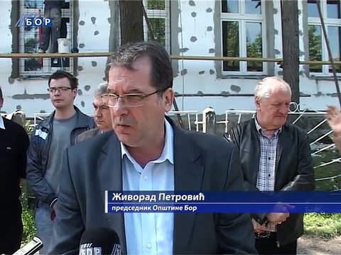 Uređenje osnovne škole Petar Radovanović u Zlotu, 25. april 2015. (RTV Bor)