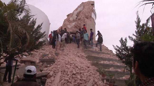 Hundreds dead after Nepal rocked by massive earthquake