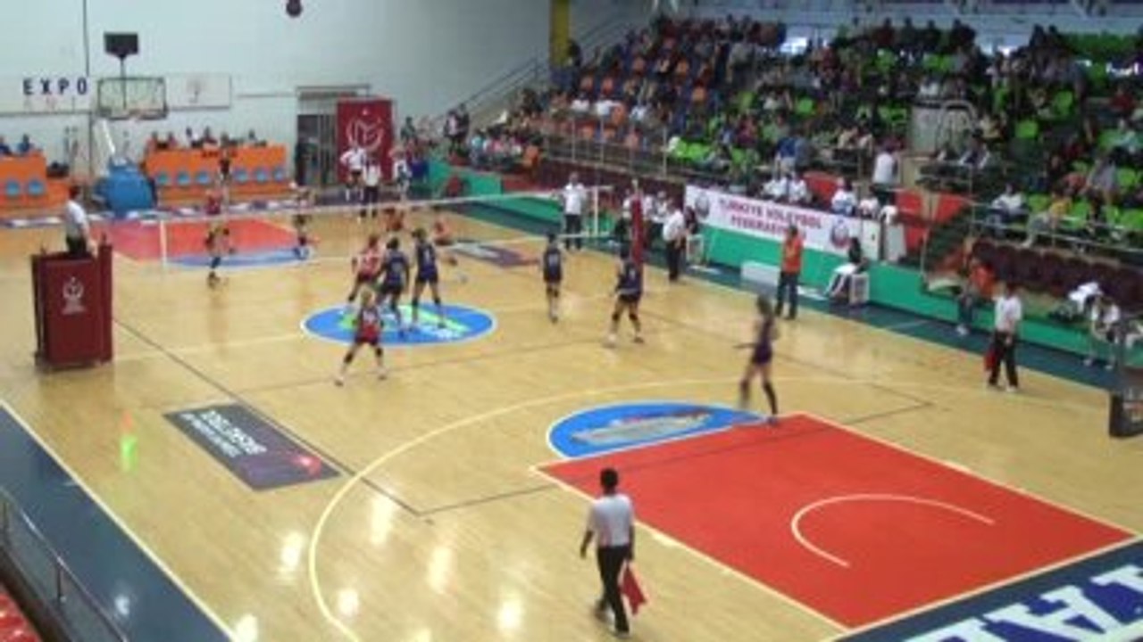 Voleybol: Bayanlar 1. Lig Klasman Etabı - İdmanocağı - Bursa Büyükşehir Belediyespor