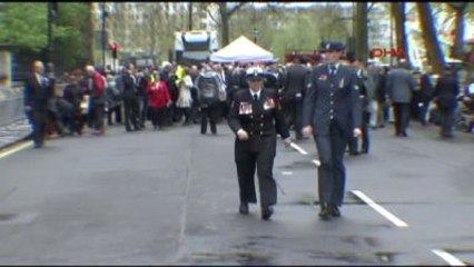 3ingiltere'de Gelibolu İçin Görkemli Tören