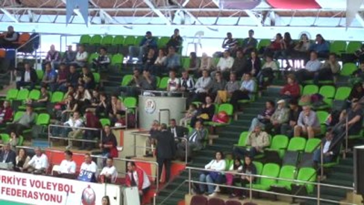 Voleybol: Bayanlar 1. Ligi Klasman Etabı - Sarıyer Belediyespor - Nilüfer Belediyespor