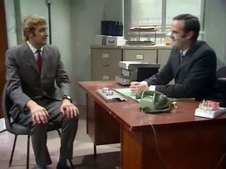 Monty Python's flying circus - Interview and salesman