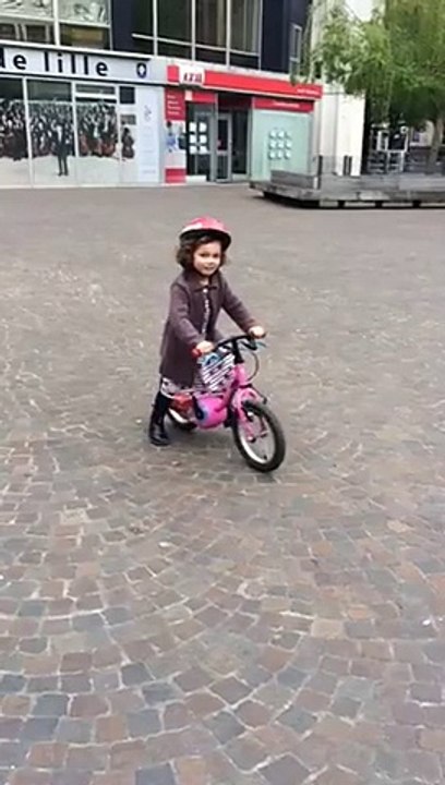 Adèle vélo 1ere fois