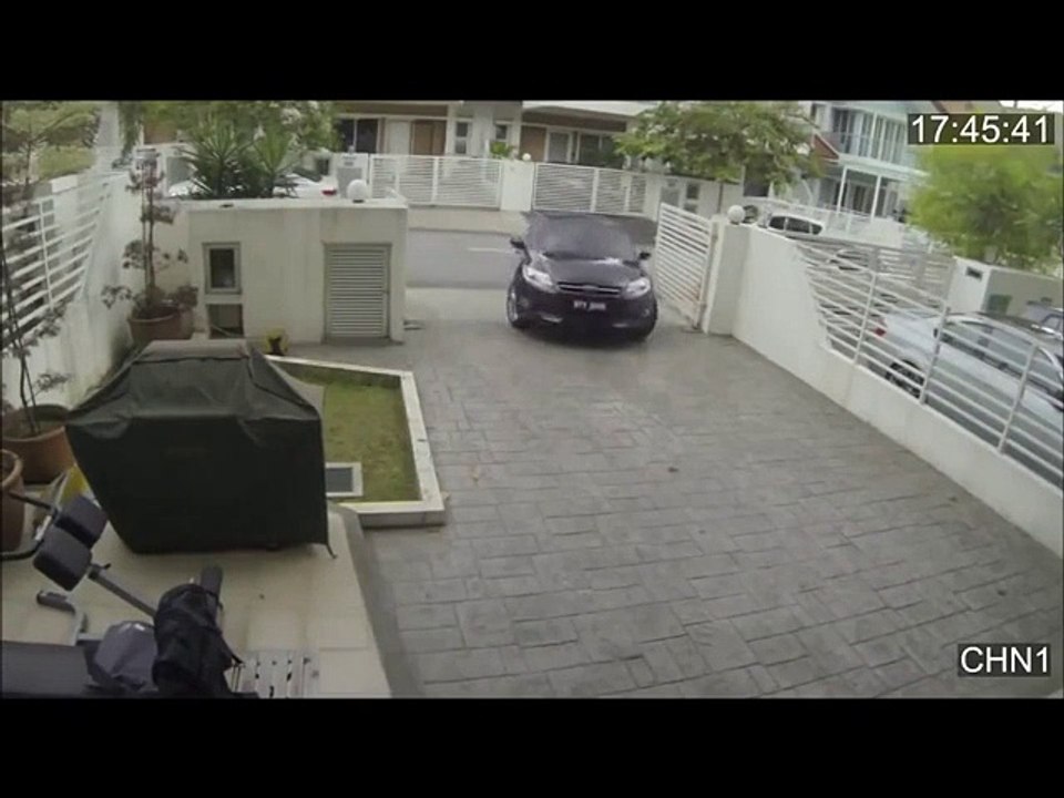 Brave Gir  Video Dailymotionl vs Snatchers -