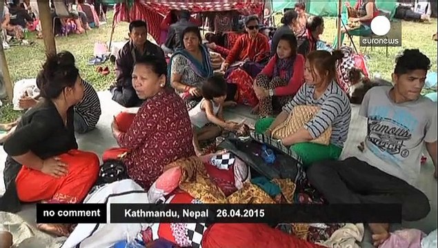 Thousands take refugee in the streets after deadly Nepal earthquake