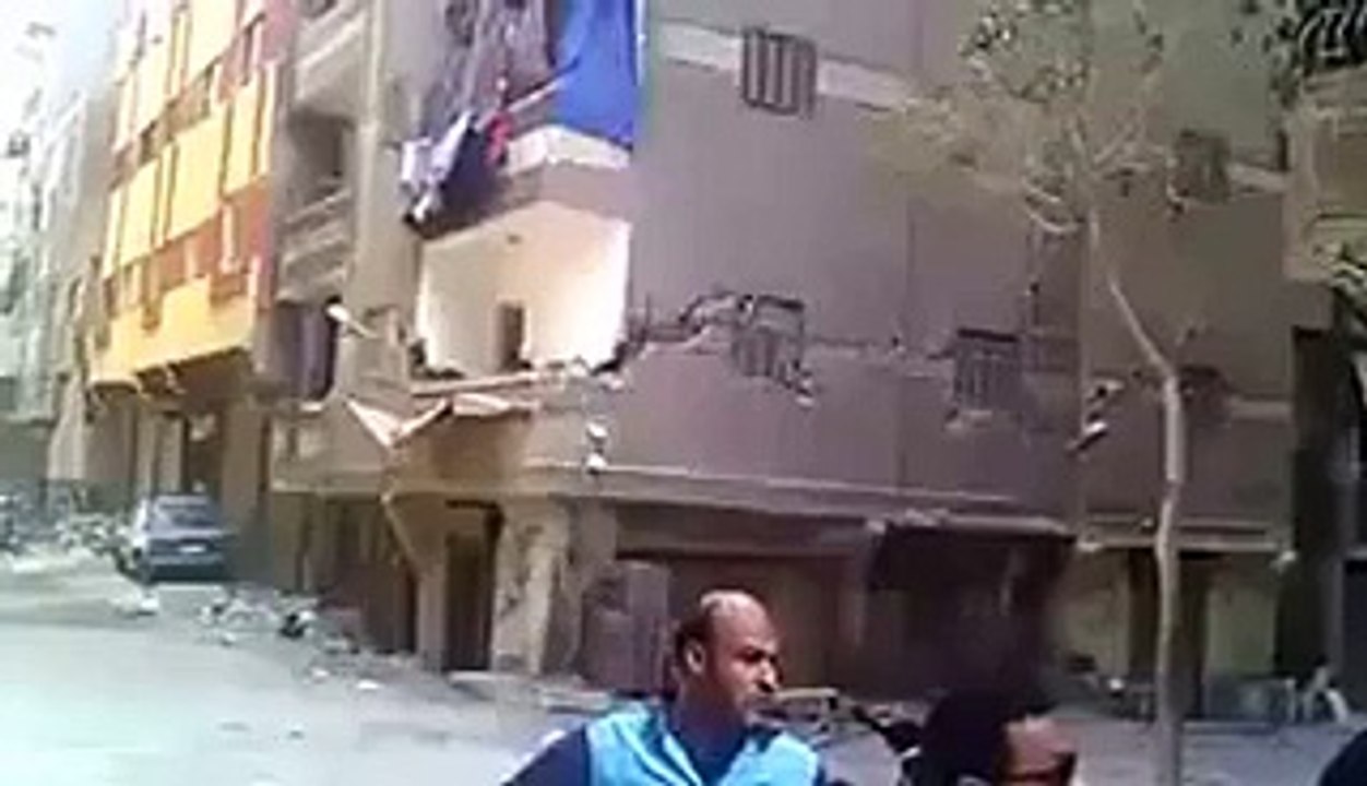 Exclusive CCTV Footage Of Earthquake In Nepal It's Really Scary