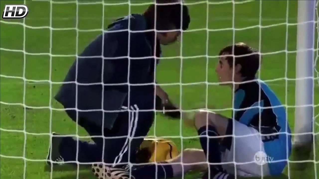 Arquero Ataja 5 Penales Con La Cara / Goalkeeper Saves 5 penalty With His Face