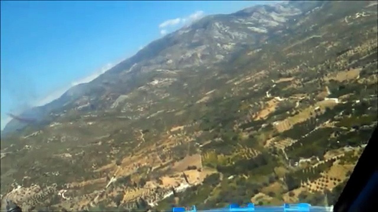 AMAZING B737 onboard cockpit video of landing in EXTREME crosswind at Samos.