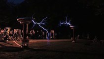 Lightning On The Lawn 2007 - Singing Tesla Coils