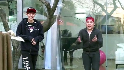 Chanyeol and Seho sing Love is an Open Door