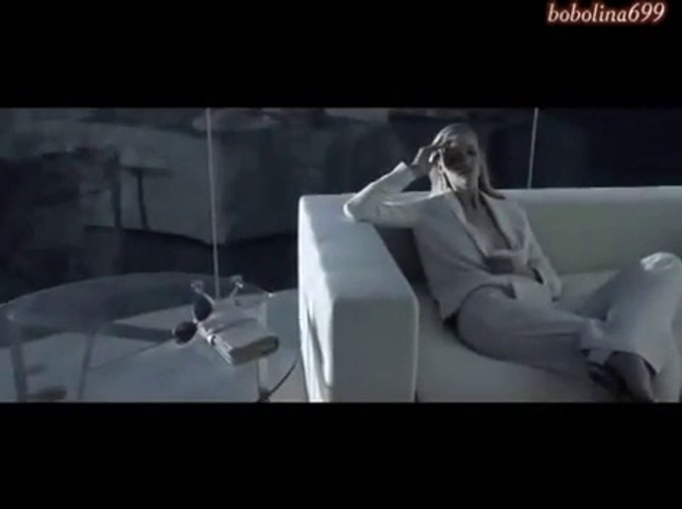 All Alone akcent