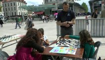 PAU - 25 AVRIL 2015 - CHAMPIONNAT DE FRANCE D'ÉCHECS : LES ANIMATIONS DE LA PLACE CLEMENCEAU.