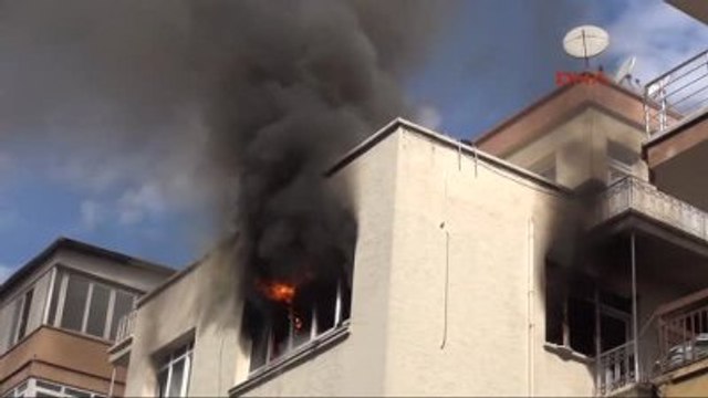 Mersin Öğrenci Evinde Çıkan Yangın Korkuttu