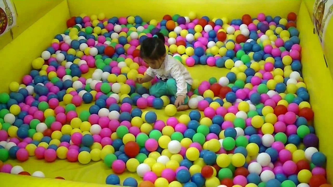 Indoor playground Fun Cool Her favorite 'ballpit' " whack-a-mole "Ball Pitt ball pit door