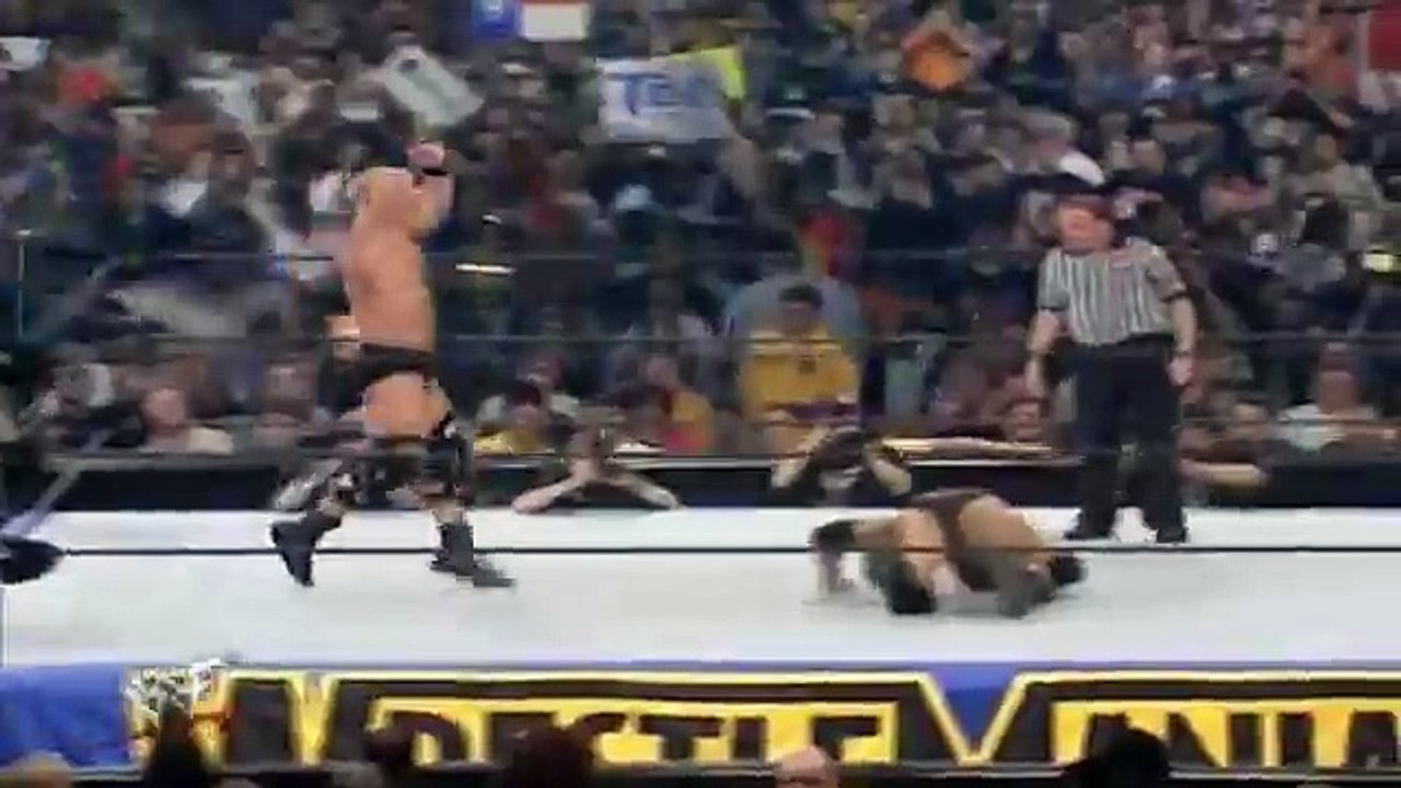 Stone Cold Steve Austin Vs The Rock - Wrestlemania 17 Highlights