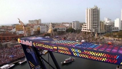 Britain wins World Cliff Diving series opener