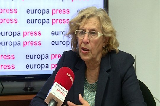 Carmena: Me resulta difícil comprender a Aguirre