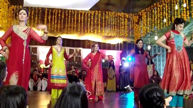 Uff Teri Ada Mehndi dance Awesome Dance Pakistani Lahore Wedding