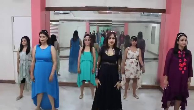 Baby Doll Main Sone Di Mehndi Dance Desi Girls Dance