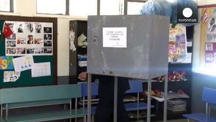 Northern Cyprus: election run-off pits incumbent conservative against leftist
