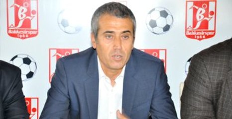 Balıkesirspor Teknik Direktörü Görevi Bıraktı
