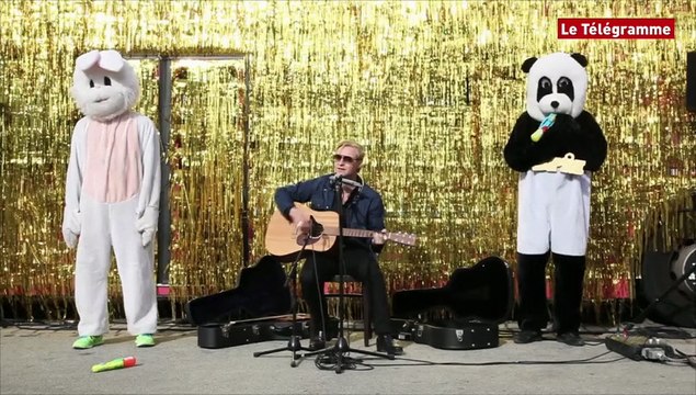 Festival de l'Invitation au Voyage. Nantes : ruban bleu de la communication locale