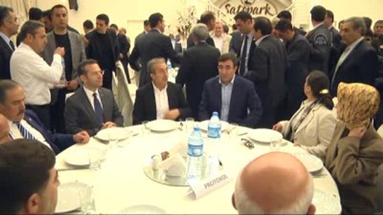 Bakanlar Yılmaz ve Eker, Ensar Vakfı'nın Programına Katıldı