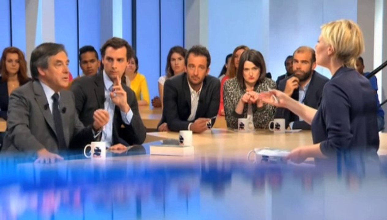 Les solutions humanitaires de François Fillon au problème des migrants (Le Supplément - Canal +)
