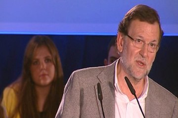 Rajoy anima a los jóvenes a "pelear" por su futuro