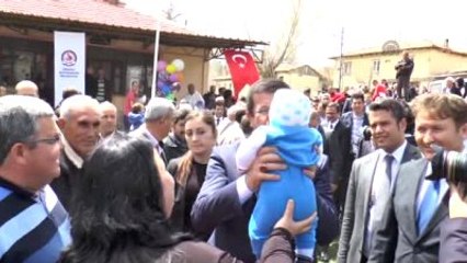 Zeybekci: "Allah'ın İzniyle Onların Beddualarına Rağmen Bu Ülke Yoluna Devam Edecek"