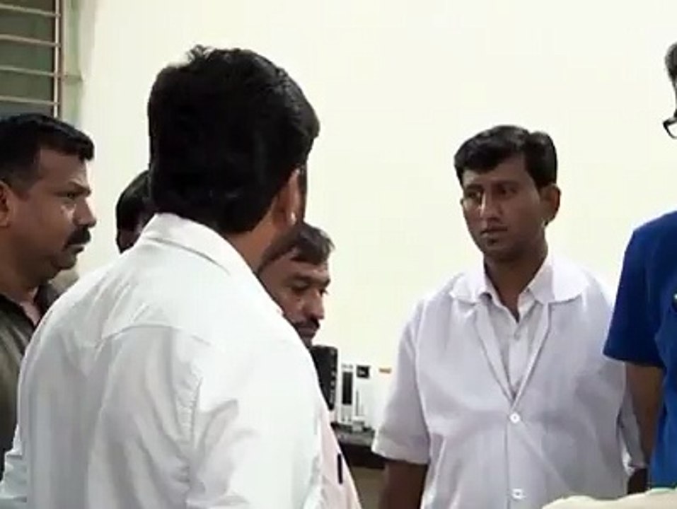 PLEASE STOP BEATING DOCTORS - (INCIDENT IN PANVEL) PATIENTS PLEASE UNDERSTAND THE SITUATION AND CONTROL UR EMOTIONS