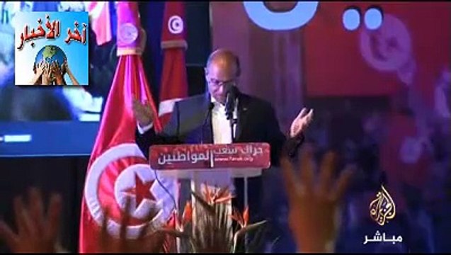‫#‏المنصف‬ ‫#‏المرزوقي‬ رافعاً إشارة رابعة: أطالب بالإفراج عن الرئيس ‫#‏مرسي‬
