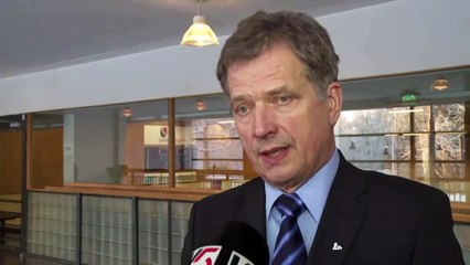 Sauli Niinistö laulaa Tuntematon potilas - Arttu Wiskari