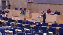 Jimmie Åkesson (SD) sätter Åsa Romson (MP) på plats