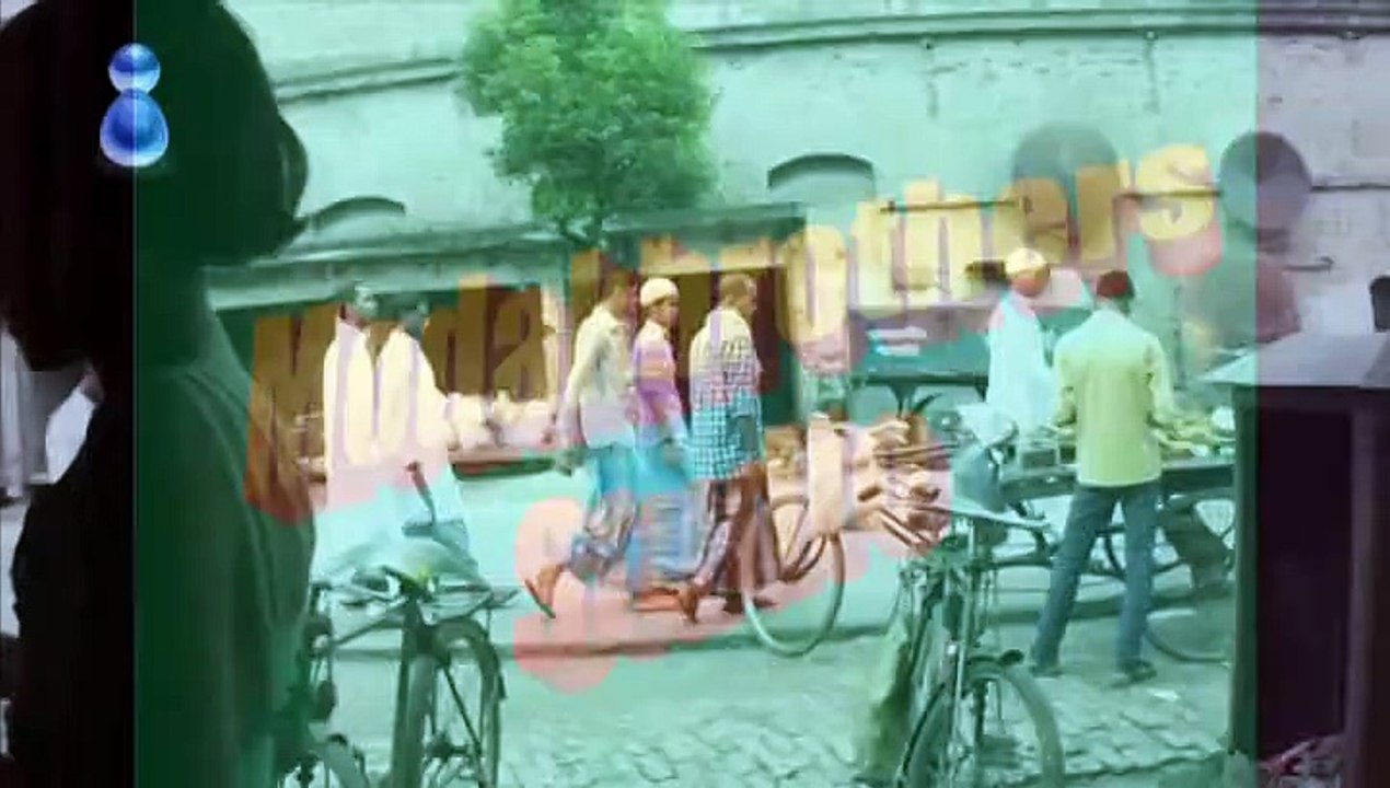 Street Hawker Activity Beside The Road
