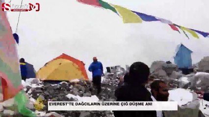 Everest'te dağcıların üstüne çığ düşme anı